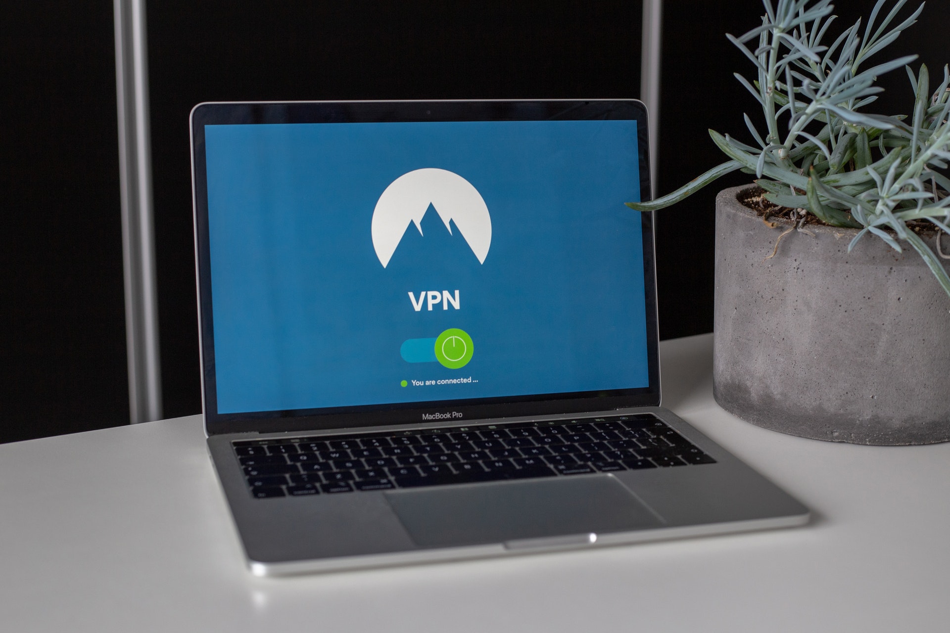 Zadbaj o bezpieczeństwo danych – serwer VPN, jak to działa?